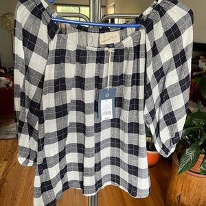 NWT Universal Thread Off-shoulder Top